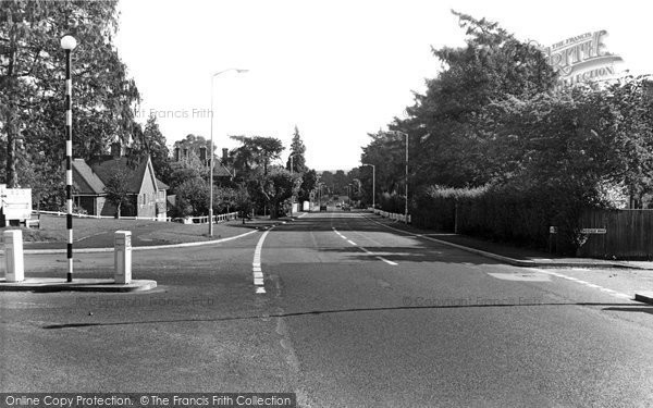 Photo of East Grinstead, High Street c.1965