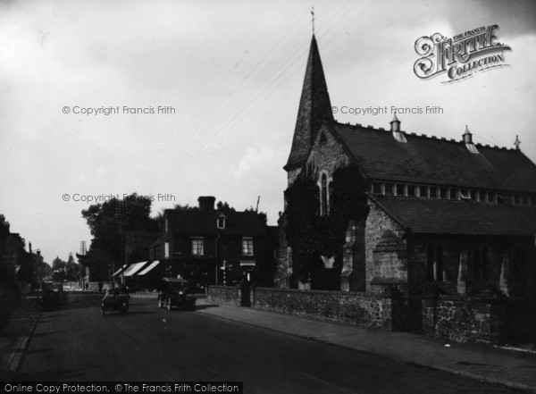 Photo of East Grinstead, London Road And Congregational Church 1928