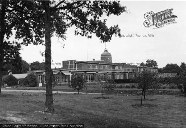 Photo of East Grinstead, Queen Victoria Hospital Main Block c.1955