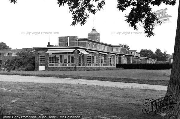 Photo of East Grinstead, Queen Victoria Hospital Main Block c.1955