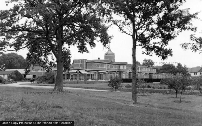 Photo of East Grinstead, Queen Victoria Hospital Main Block c.1955
