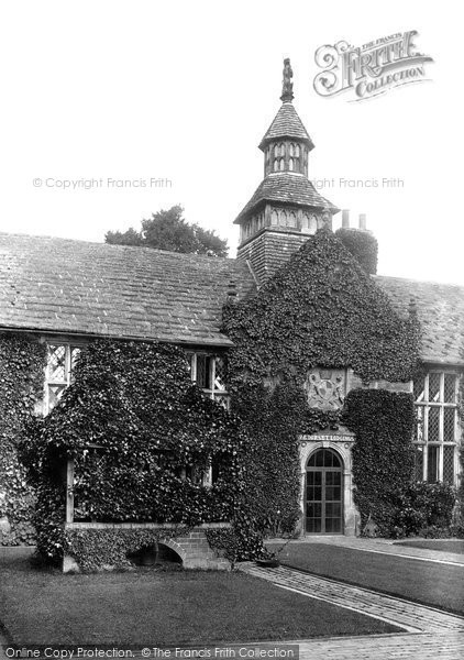 Photo of East Grinstead, Sackville College, Old Well And Dorset Lodging 1910