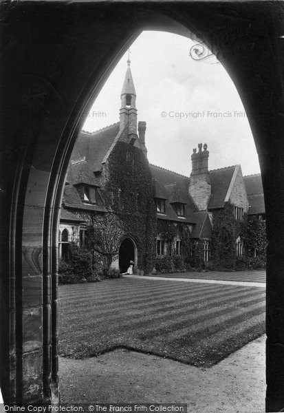 Photo of East Grinstead, St Margaret's Convent 1909