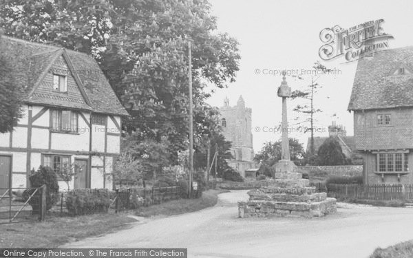 Photo of East Hagbourne, Church And Memorial c.1955