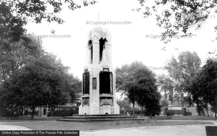 Photo of East Ham, The Monument, Central Park c.1965