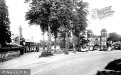 1932, East Horsley