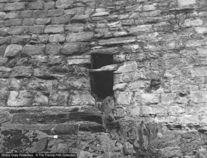 Photo of East Linton, Hailes Castle Wall Showing Masonry Difference 1954