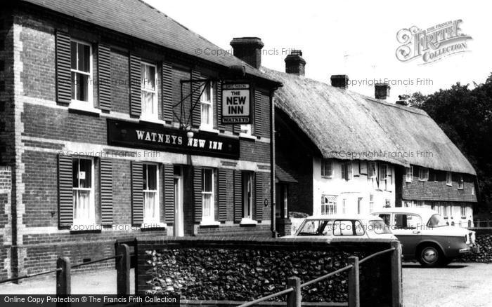Photo of East Meon, The New Inn c.1955