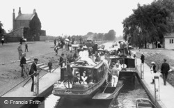Steamboats In The Lock 1896, East Molesey