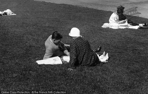 Photo of Eastbourne, Couple 1925