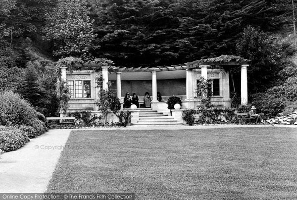 Photo of Eastbourne, Pavilion, Holywell 1925