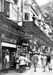 Shopping On Terminus Road 1925, Eastbourne