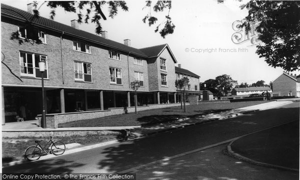 Photo of Easthampstead, The Shopping Centre c.1960