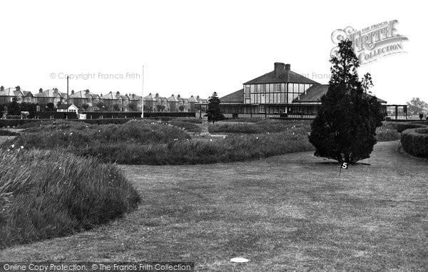 Photo of Eastleigh, Miniature Golf Course, Fleming Park c1955