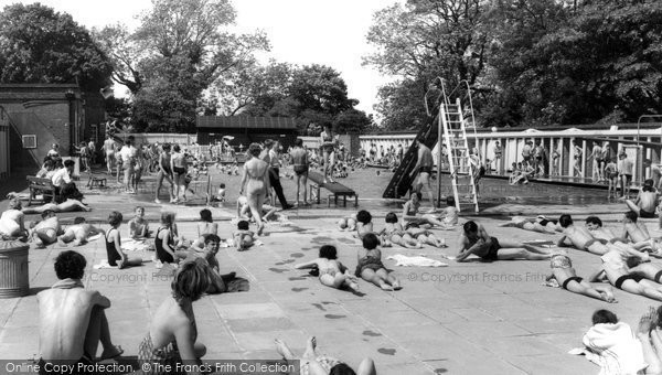 Eastleigh, The Swimming Pool c.1955