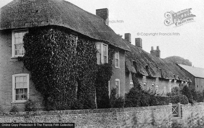 Photo of Easton, Thatched Cottages c.1900