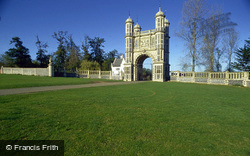 Eastwell, Gateway To The Park c.1990, Eastwell Park