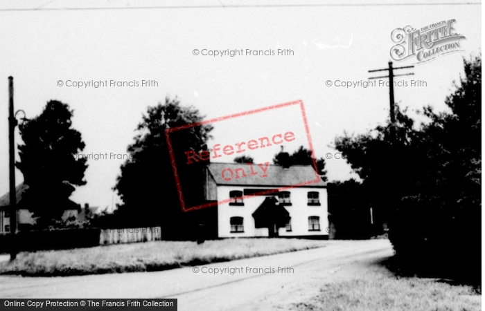 Photo of Eaton Bray, Five Bells Inn c.1955