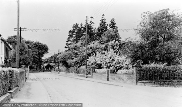 Photo of Eaton Bray, High Street c.1955
