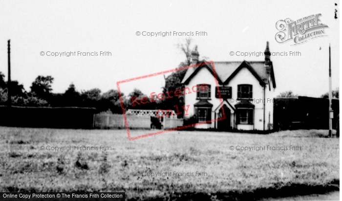 Photo of Eaton Bray, The Chequers c.1955
