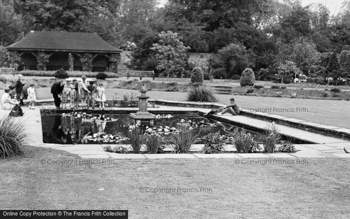 Photo of Edgware, King George V Memorial Gardens c.1950
