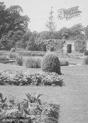 Memorial Gardens, Canons Park c.1955, Edgware