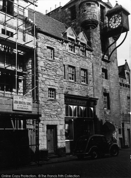 Photo of Edinburgh, 167 169 Canongate 1954