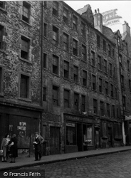 254-262 Canongate 1953, Edinburgh