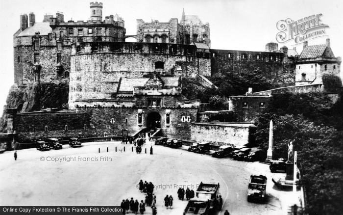 Photo of Edinburgh, Castle And National War Memorial c.1930