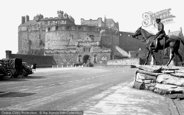Photo of Edinburgh, Castle And Statue Of Sir Douglas Haig 1948
