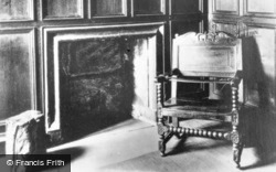 Castle, Mary Queen Of Scots' Bed Chamber (Birthing Room) c.1930, Edinburgh