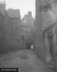 Huntly House From Bakehouse Close 1948, Edinburgh