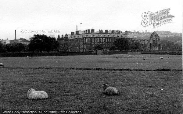 Photo of Edinburgh, Palace Of Holyroodhouse 1954