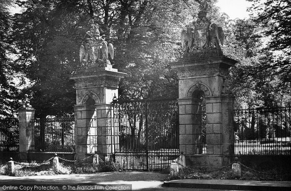 Photo of Edwinstowe, Rufford Abbey Gates c.1955