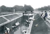 Bell Weir Lock 1907, Egham