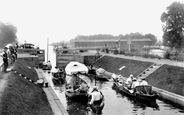 Bell Weir Lock 1907, Egham