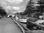 Bell Weir Lock c.1955, Egham