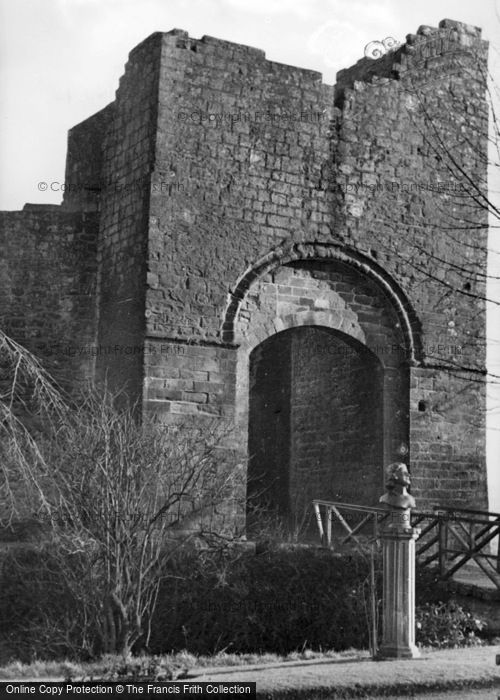 Photo of Egremont, Castle Gateway c.1939