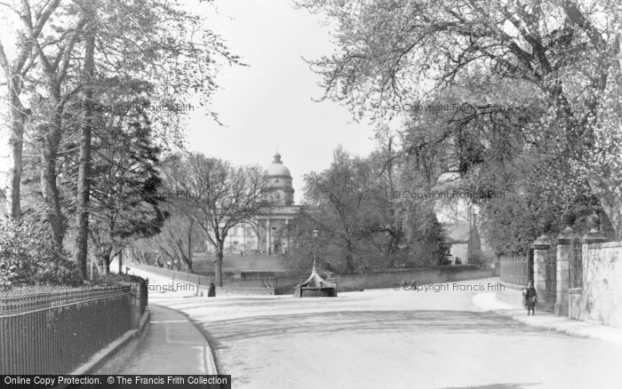 Photo of Elgin, Gray's Hospital From West High Street 1910