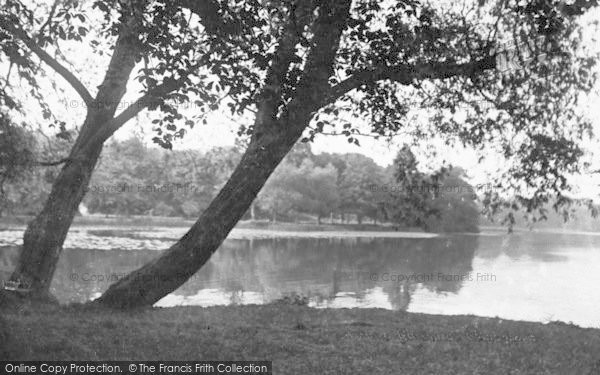 Photo of Ellesmere, Cremorne Gardens c.1935