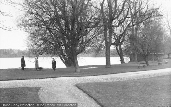 Photo of Ellesmere, Cremorne Gardens c.1950