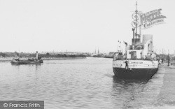 Manchester Ship Canal c.1955, Ellesmere Port