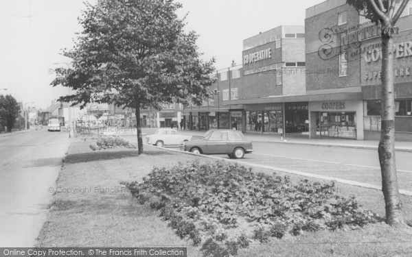Photo of Ellesmere Port, Marina Drive c.1965