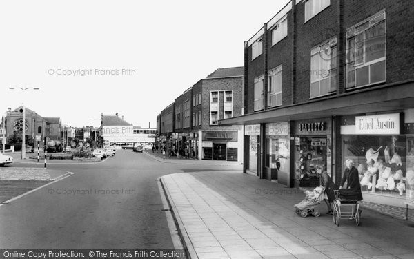 Photo of Ellesmere Port, Marina Drive c.1965