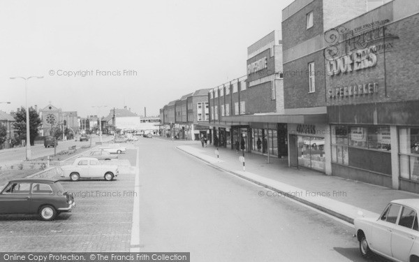 Photo of Ellesmere Port, Marina Drive c.1965