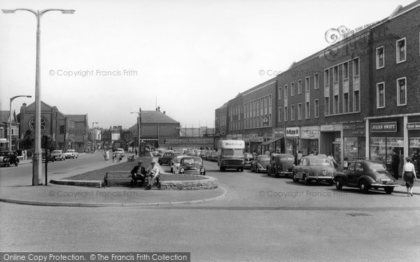 Photo of Ellesmere Port, New Shopping Centre c.1960