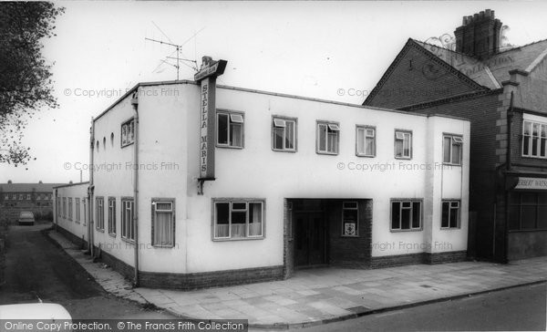 Photo of Ellesmere Port, Stella Maris Seamens Club c.1965