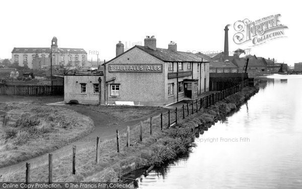 Photo of Ellesmere Port, The Shropshire Union Canal c.1955