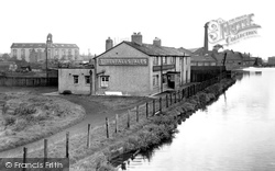 The Shropshire Union Canal c.1955, Ellesmere Port