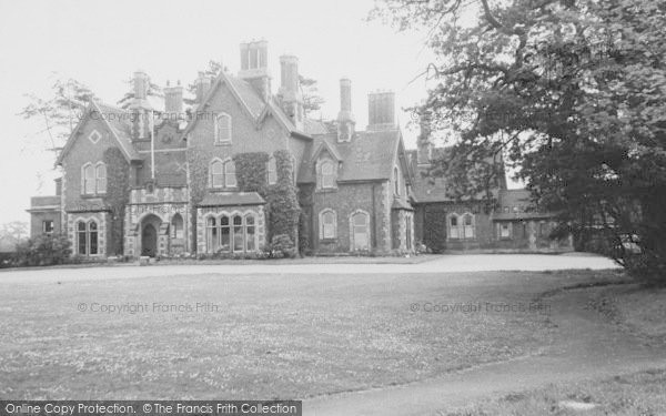 Photo of Ellesmere Port, Whitby Hall c.1965